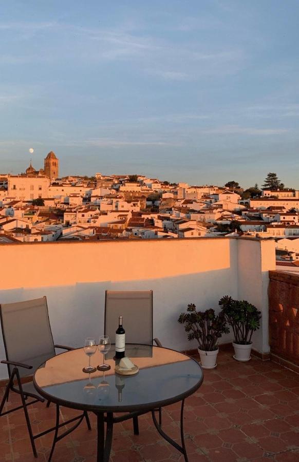 Appartement Buhardilla Rustica Mirando A Santa Catalina à Jerez De Los Caballeros Extérieur photo